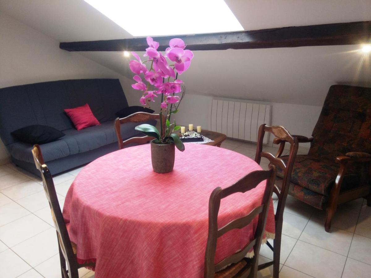 Appartement En Location Touristique Pour 4 Personnes Docelles Zewnętrze zdjęcie